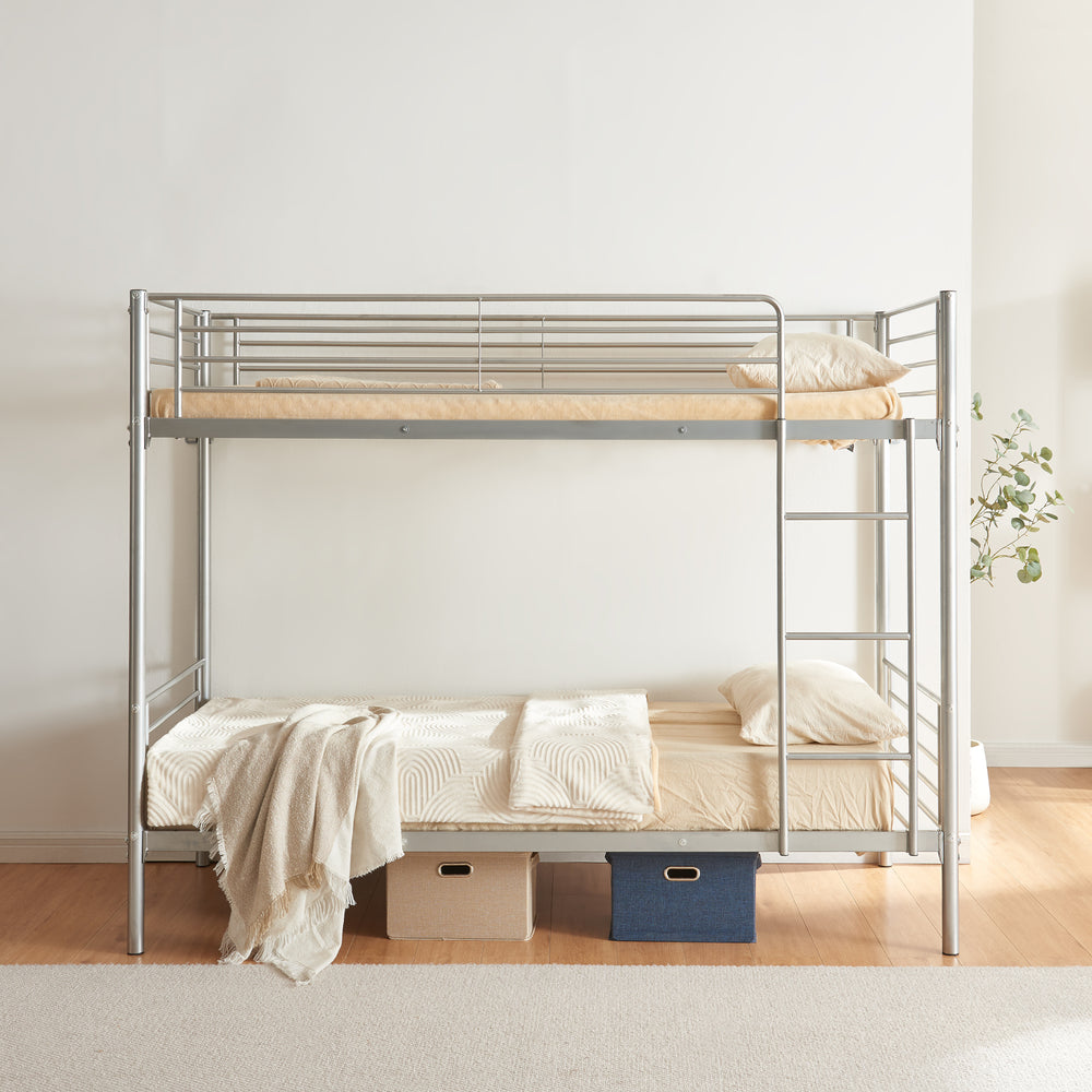 Metall-Etagenbett Soppsar mit 2 Matratzen 200x90 cm Silber [en.casa]