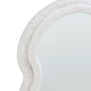 Wandspiegel Brummen mit Teddystoff-Rahmen 80x60 cm Weiß [en.casa]