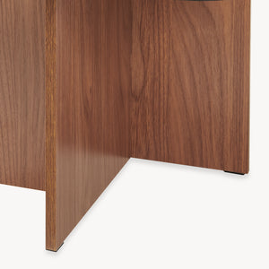 Couchtisch Benexjö mit Glasplatte 70x70x36 cm Walnussoptik/Grau [en.casa]