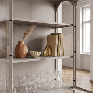 Vitrinenschrank Klippestad Stahl 160x80x35 cm Warmgrau [en.casa]